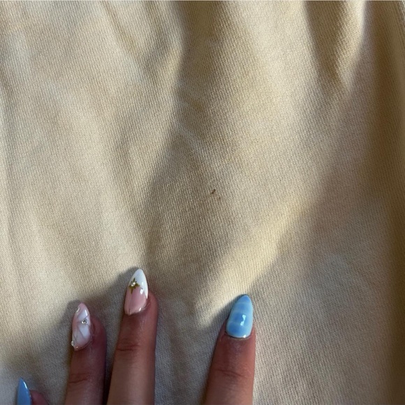 BRANDY MELVILLE SWEATS - Picture 3 of 3